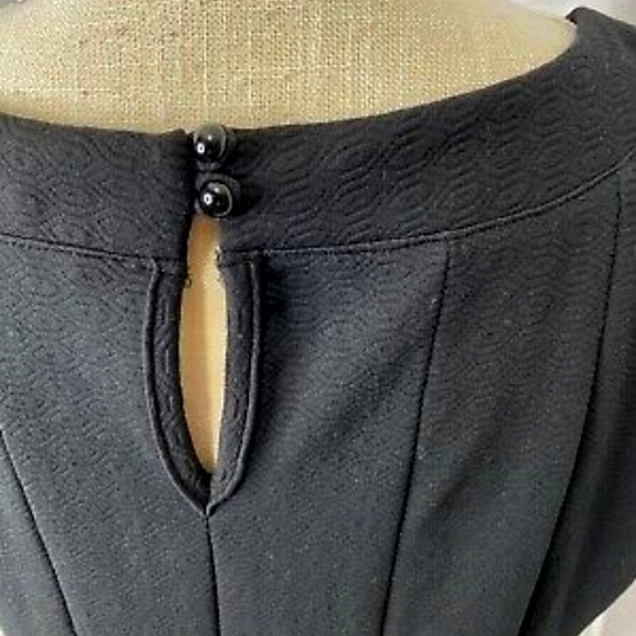 Haani Embellished Neck Dress LARGE PETITE - Picture 3 of 7